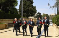 Gürcüstan parlamentinin nümayəndə heyəti Ulu Öndərin məzarını və Şəhidlər xiyabanını ziyarət edib