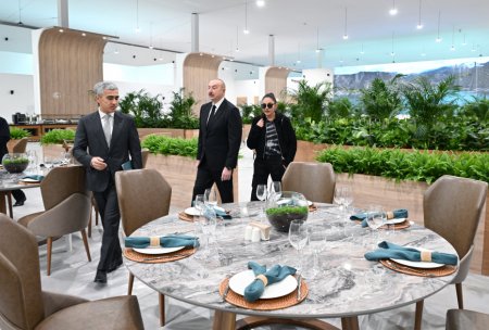 Prezident İlham Əliyev və Birinci xanım Mehriban Əliyeva Bakı Olimpiya Stadionunun ərazisində COP29-la bağlı yaradılan şəraitlə tanış olublar Prezident İlham Əliyev və Birinci xanım Mehriban Əliyeva Bakı Olimpiya Stadionunun ərazisində COP29-la bağlı yaradılan şəraitlə tanış olublar