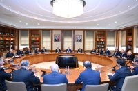 Prezident Administrasiyasının rəhbəri Samir Nuriyev yeni vəzifəyə təyin olunmuş maliyyə nazirini kollektivə təqdim edib