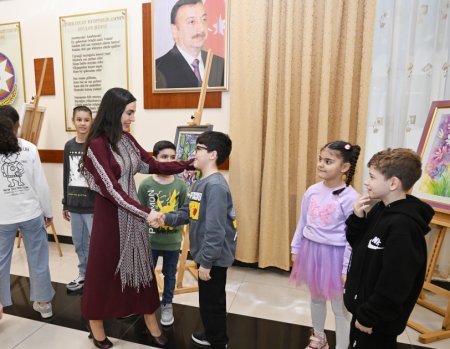 Birinci vitse-prezident Mehriban Əliyeva və Heydər Əliyev Fondunun vitse-prezidenti Leyla Əliyeva Bakıdakı 1 saylı körpələr evində və 1 saylı uşaq evi sosial xidmət müəssisəsində olublar Birinci vitse-prezident Mehriban Əliyeva və Heydər Əliyev Fondunun vitse-prezidenti Leyla Əliyeva Bakıdakı 1 saylı körpələr evində və 1 saylı uşaq evi sosial xidmət müəssisəsində olublar