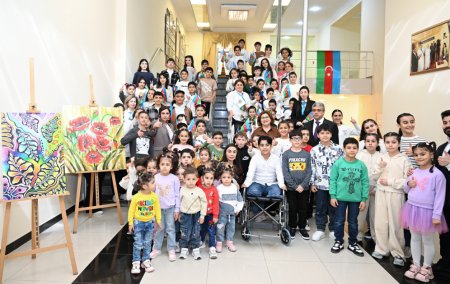 Birinci vitse-prezident Mehriban Əliyeva və Heydər Əliyev Fondunun vitse-prezidenti Leyla Əliyeva Bakıdakı 1 saylı körpələr evində və 1 saylı uşaq evi sosial xidmət müəssisəsində olublar Birinci vitse-prezident Mehriban Əliyeva və Heydər Əliyev Fondunun vitse-prezidenti Leyla Əliyeva Bakıdakı 1 saylı körpələr evində və 1 saylı uşaq evi sosial xidmət müəssisəsində olublar