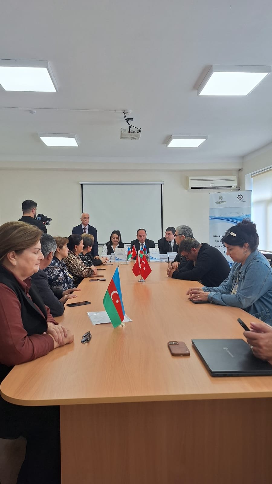 "Qəhrəman şəhidlərimiz" adlı kitabın təqdimat keçirildi "Qəhrəman şəhidlərimiz" adlı kitabın təqdimat keçirildi