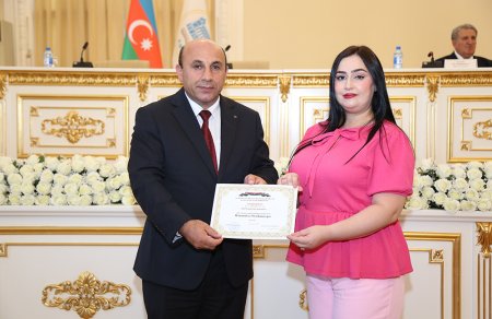 AMEA-da Milli Mətbuat Gününə həsr olunmuş tədbir keçirilib AMEA-da Milli Mətbuat Gününə həsr olunmuş tədbir keçirilib