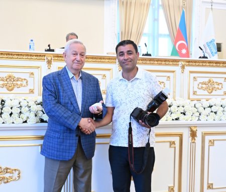 AMEA-da Milli Mətbuat Gününə həsr olunmuş tədbir keçirilib AMEA-da Milli Mətbuat Gününə həsr olunmuş tədbir keçirilib