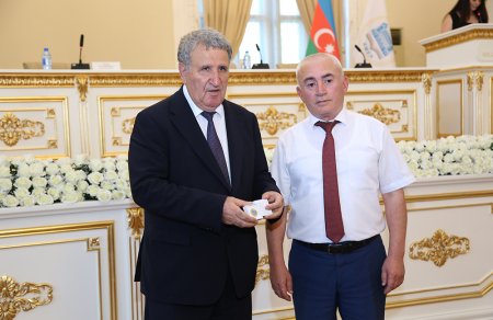 AMEA-da Milli Mətbuat Gününə həsr olunmuş tədbir keçirilib AMEA-da Milli Mətbuat Gününə həsr olunmuş tədbir keçirilib